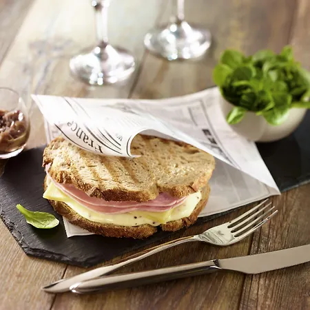 Отель Centre Cathedrale 3*