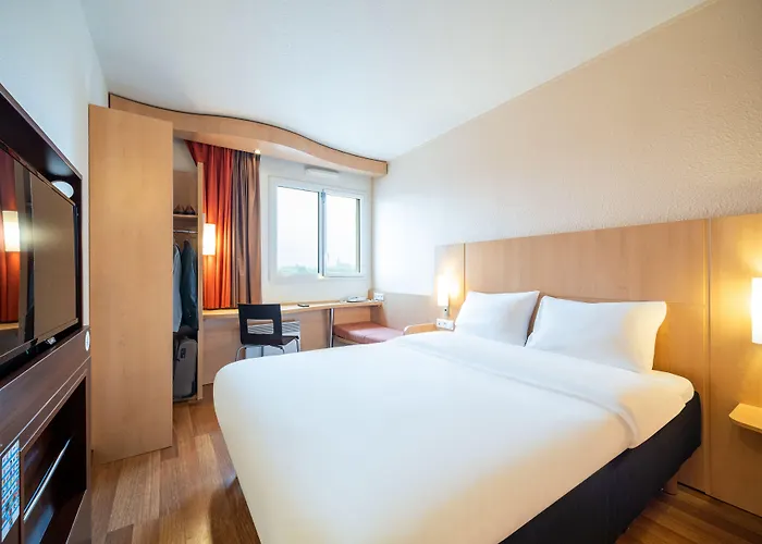 Otel Centre Cathedrale 3*